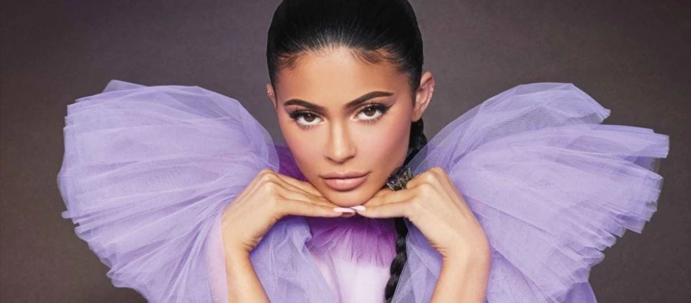 Κάιλι Τζένερ: Στα δικαστήρια για τη «μυστική» φόρμουλα των καλλυντικών της